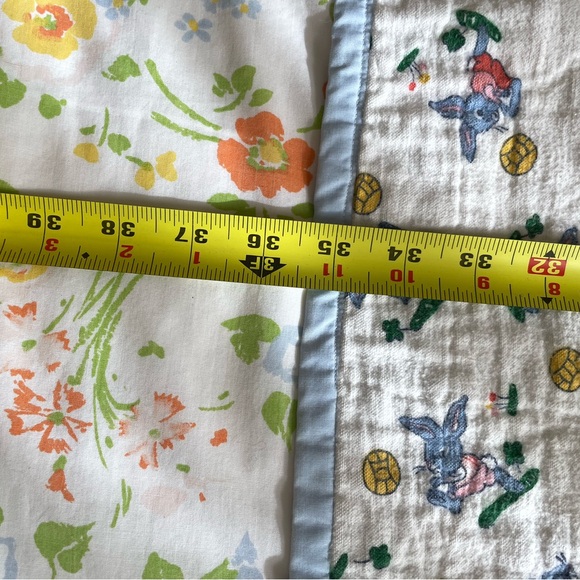 Vintage embroidered hand-sewn crib/baby quilt - Picture 9 of 9